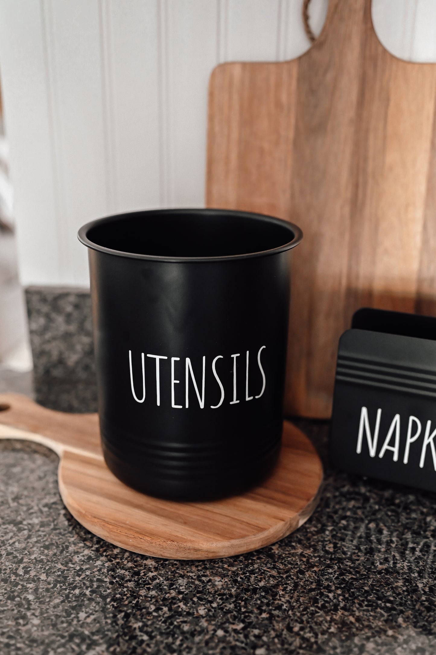 farmhouse-utensil-holder