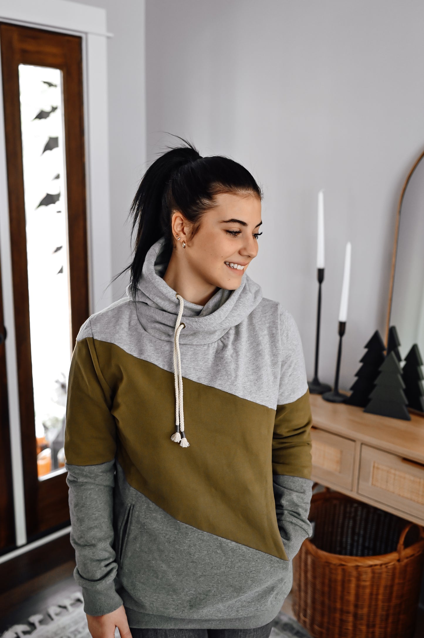 ampersand-colorblock-hooded-sweatshirt