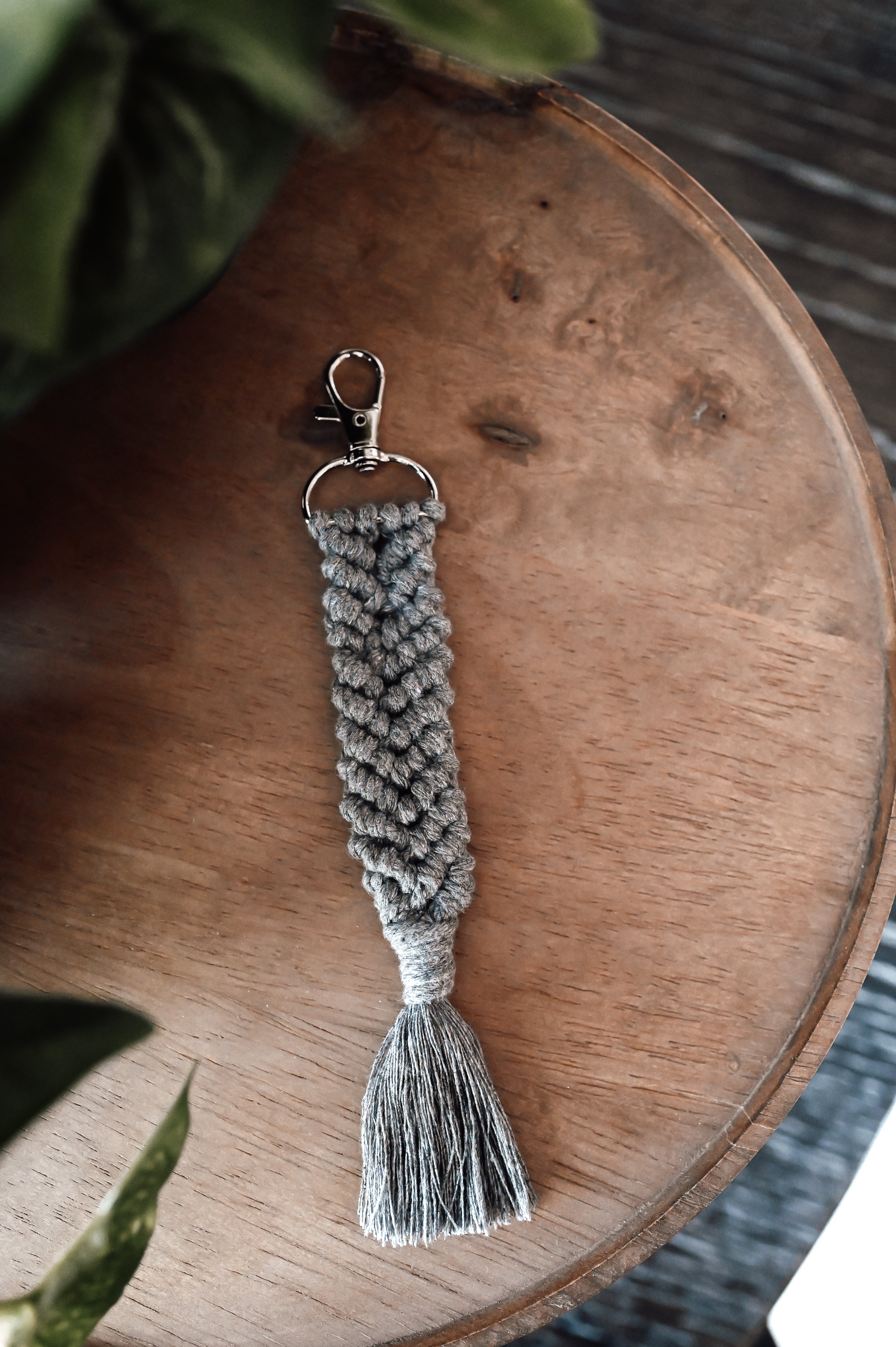 Macrame Keychain / Boho Key Fob – OAK + IVY