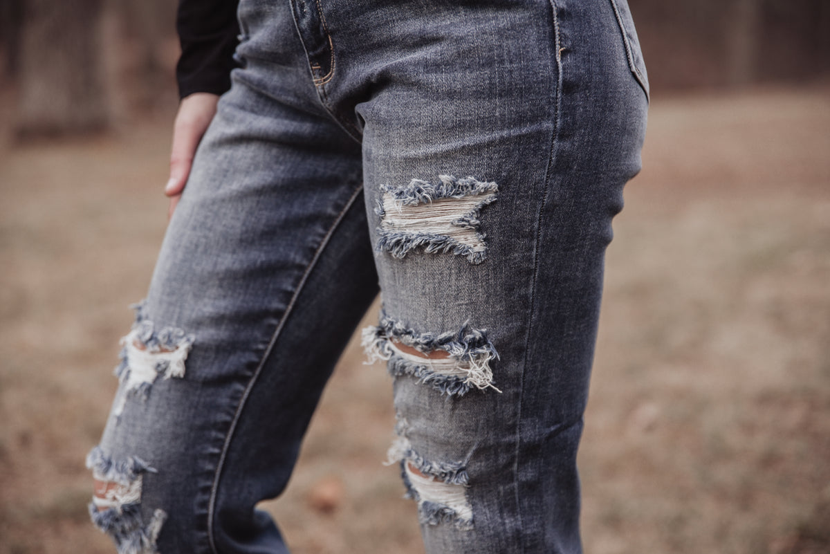 Judy Blue Boyfriend Fit Jeans *FINAL SALE*