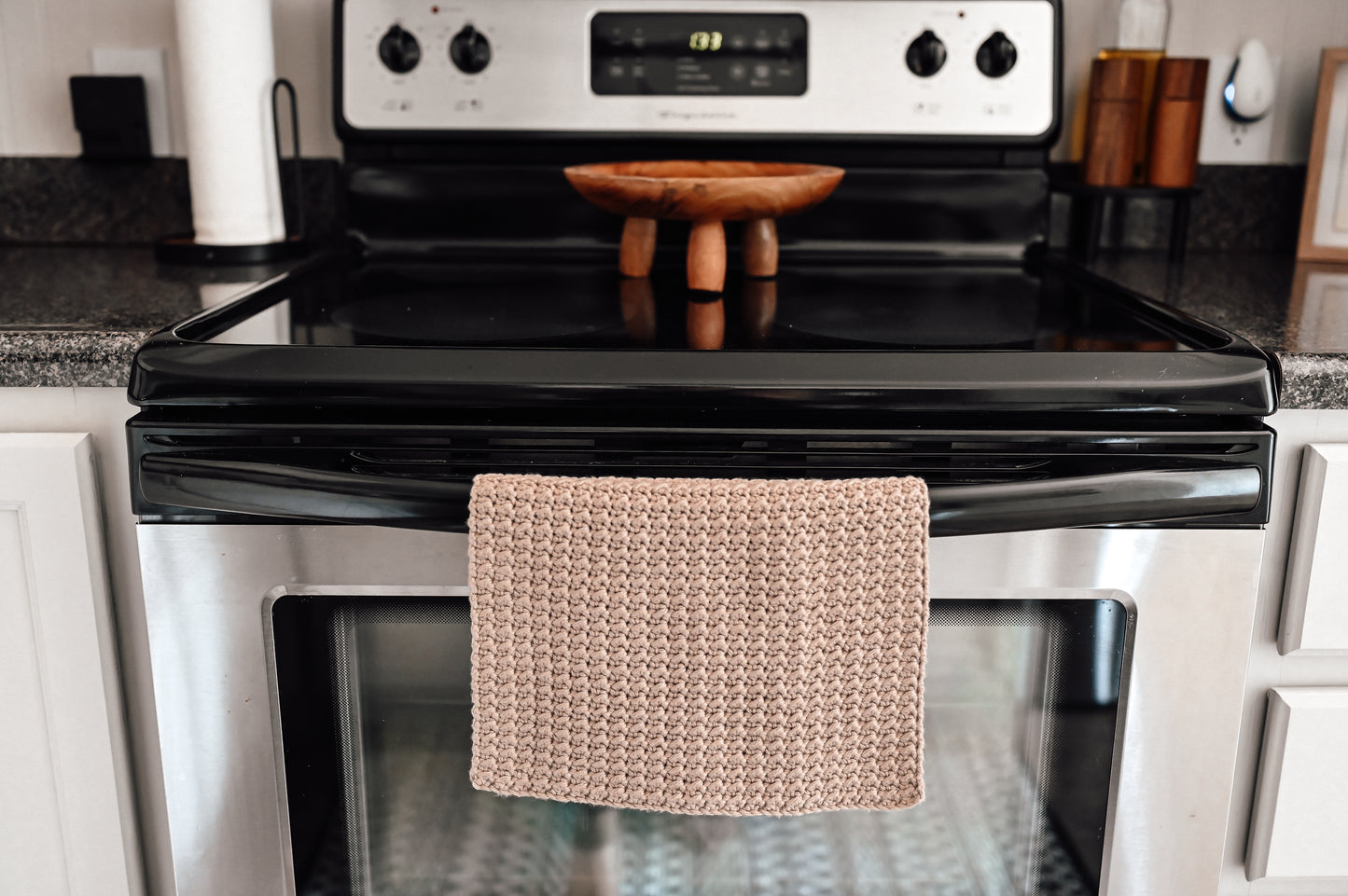 neutral-kitchen-towel