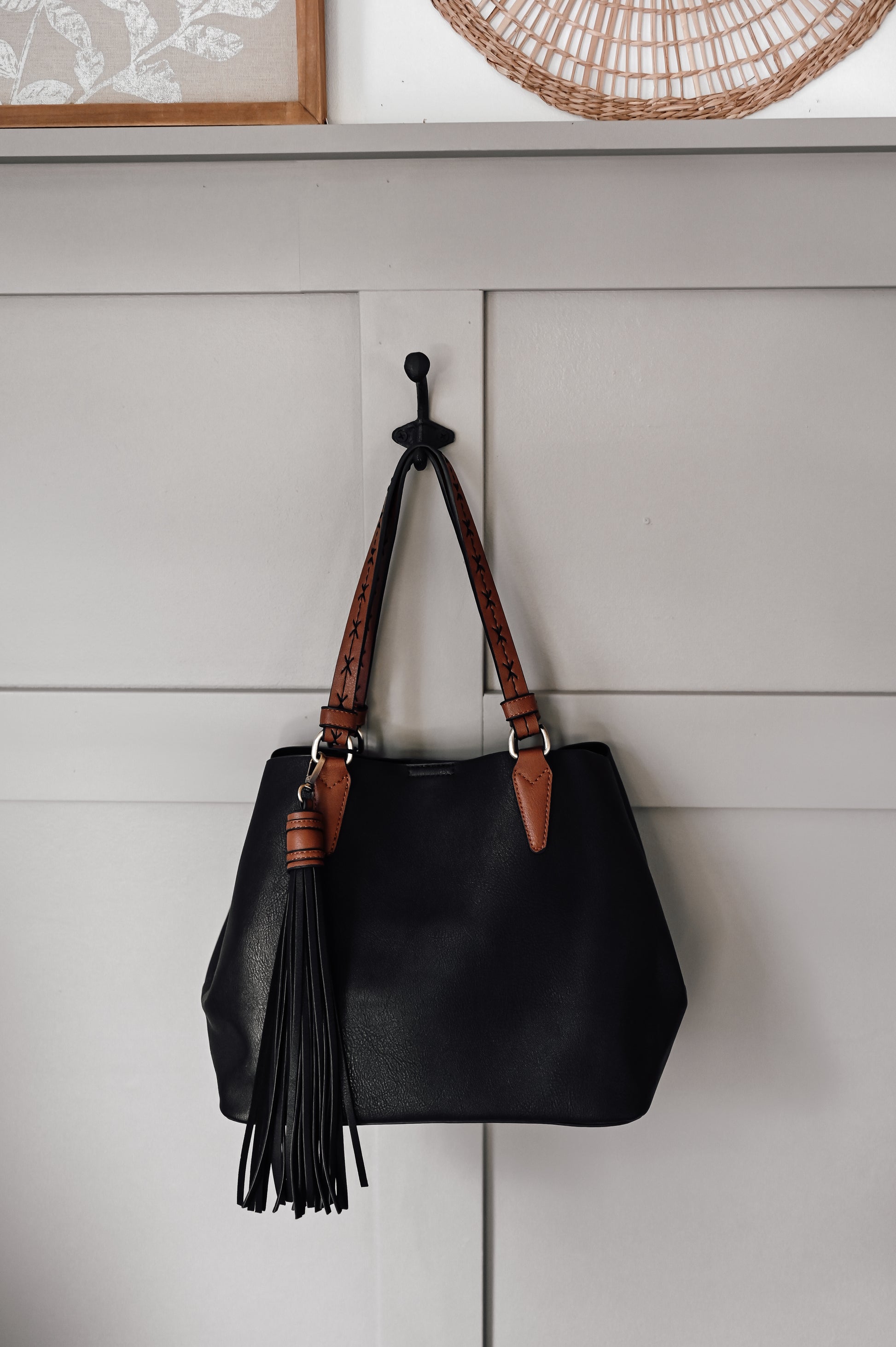 black-purse-with-tassel