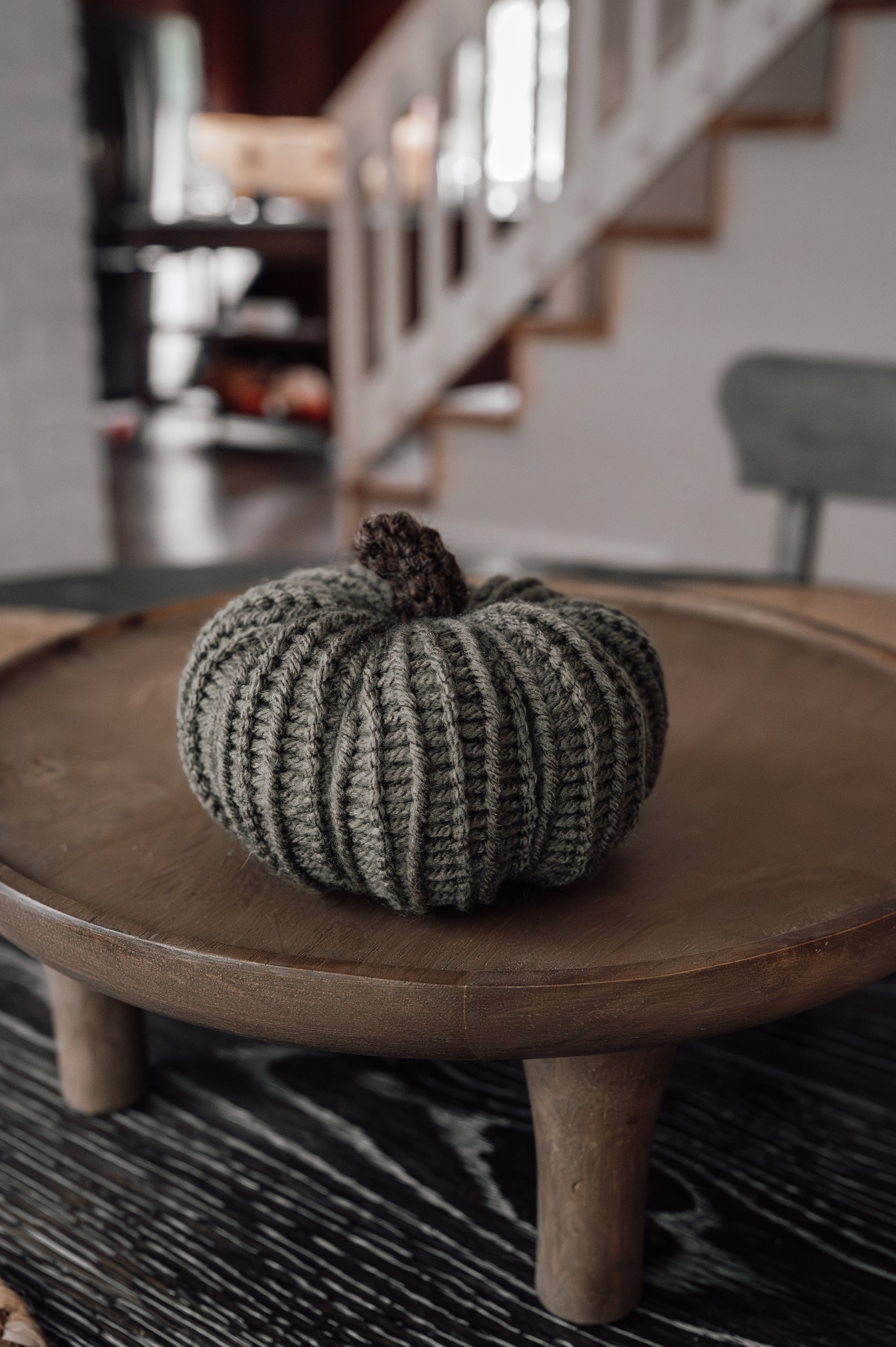 green-fall-pumpkin-decor