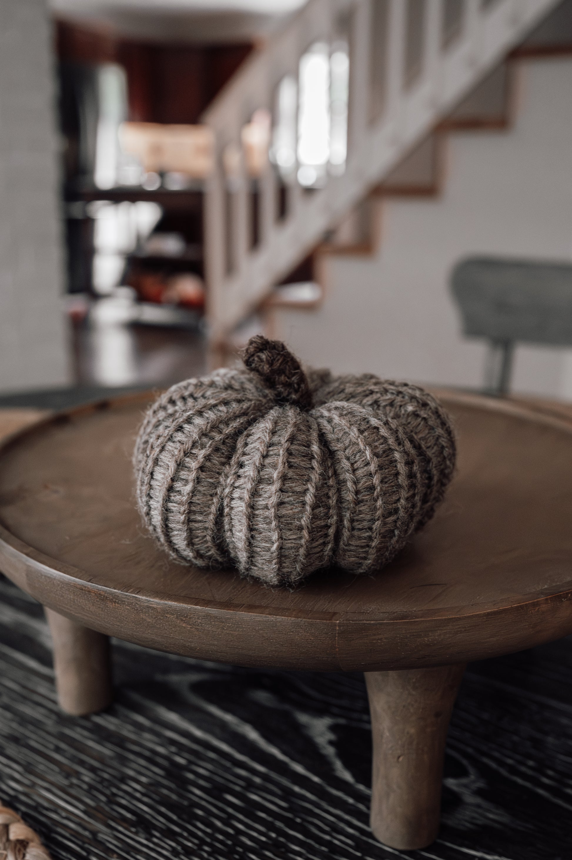 neutral-fall-pumpkin-decor