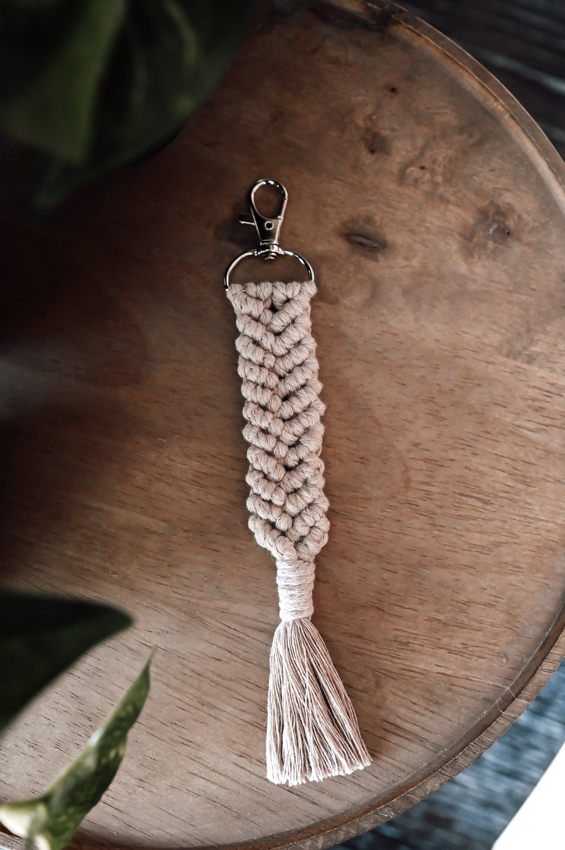 Macrame Keychain / Boho Key Fob – OAK + IVY