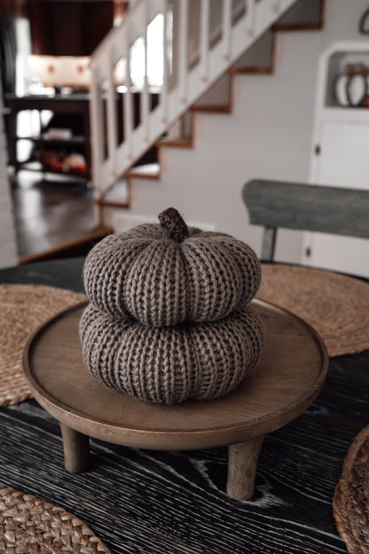 taupe-short-stack-pumpkins