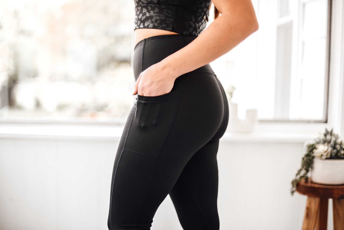 activewear-leggings-with-pockets
